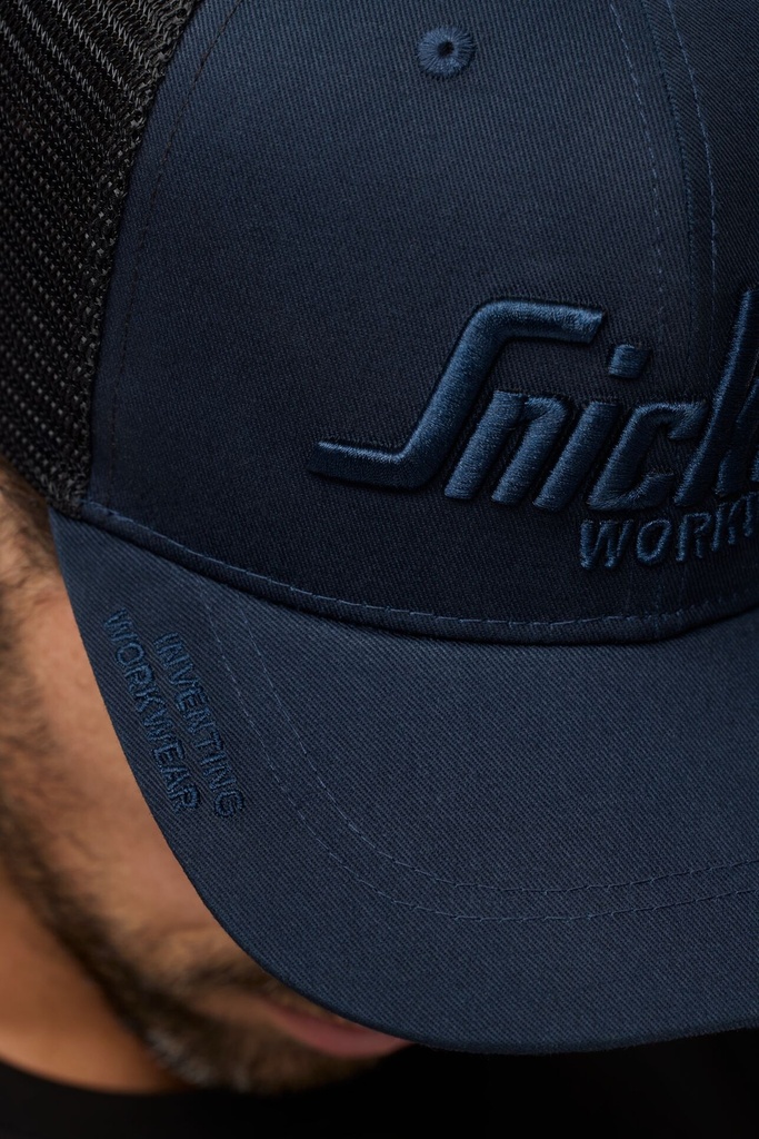 [9001] Snickers 9001- TRUCKER CAP (0404)
