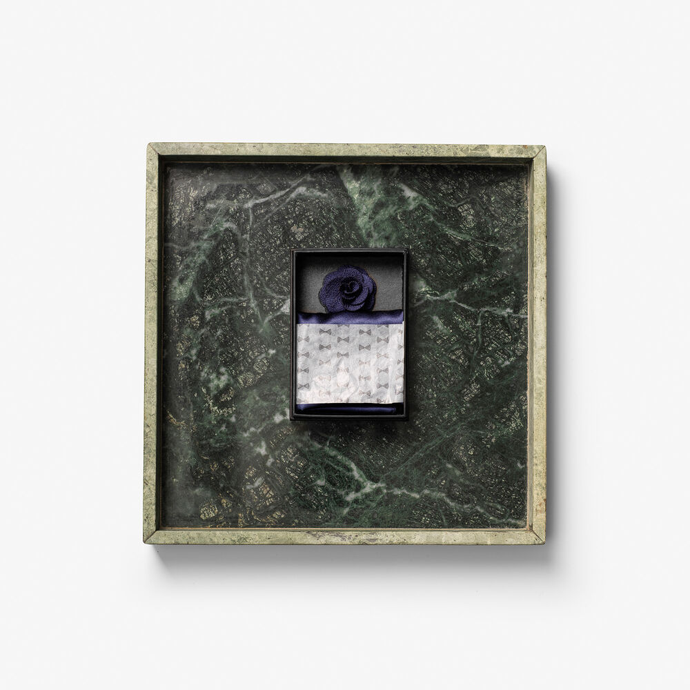 [2920500-600-0] J.Harvest & Frost 2920500 — Solid Hankie & Lapel Pin With Giftbox (Marine [600])